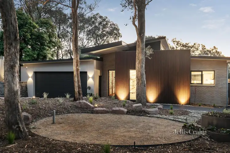 2 Parkdale Avenue, Eltham North VIC 3095