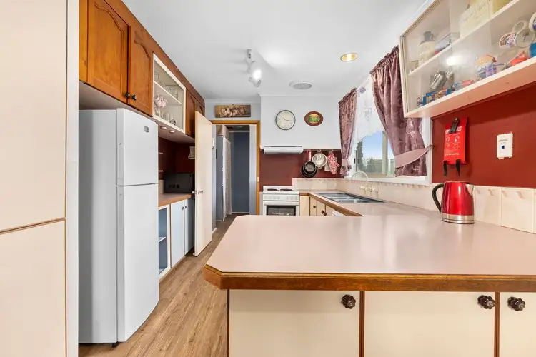 Sixth view of Homely house listing, 2 Ivanhoe Street, Wendouree VIC 3355