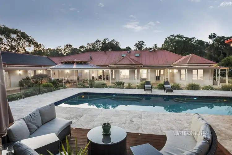 11 Marconi Court, Research VIC 3095