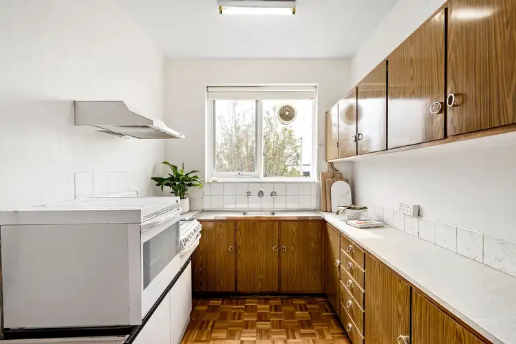 Third view of Homely apartment listing, 2/6 Ormond Road, Ascot Vale VIC 3032