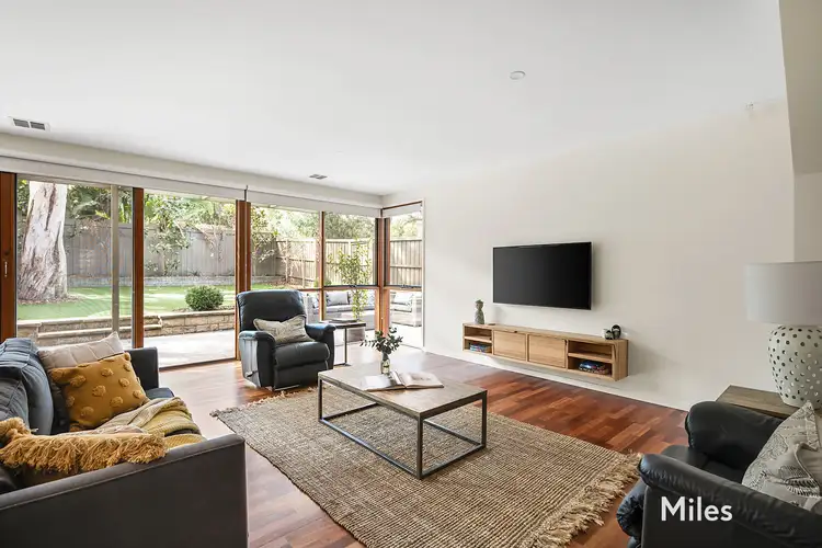 Second view of Homely house listing, 3 Everett Court, Macleod VIC 3085