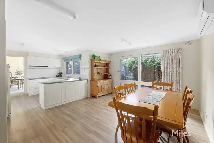 Fifth view of Homely house listing, 8 Devlin Court, Rosanna VIC 3084