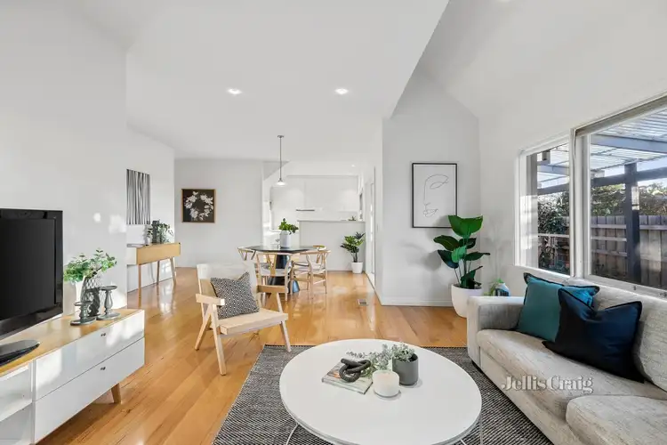 2/9 Bayview Street, Bentleigh East VIC 3165