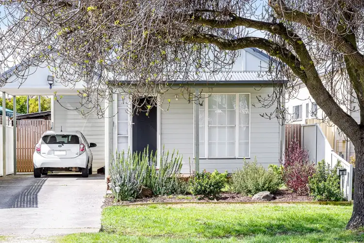 12 Comb Street, Soldiers Hill VIC 3350