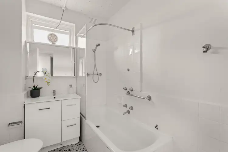 Sixth view of Homely apartment listing, 2/183 Auburn Road, Hawthorn VIC 3122