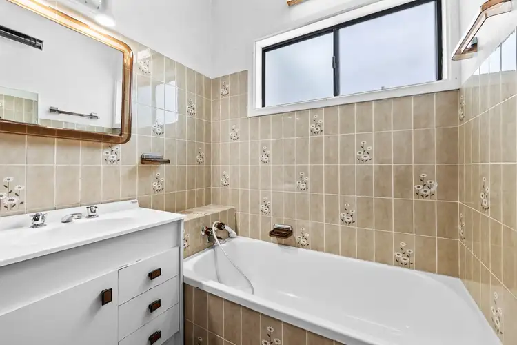 Fifth view of Homely house listing, 6 Cash Grove, Mount Waverley VIC 3149