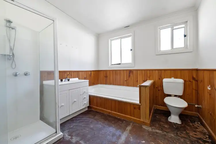 Fifth view of Homely house listing, 29 Devon Court, Haddon VIC 3351
