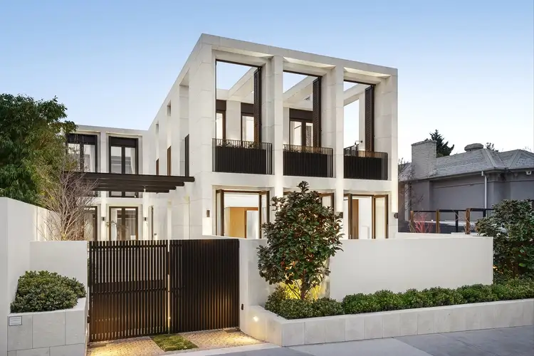 Top Floor 16 Horsburgh Grove, Armadale VIC 3143