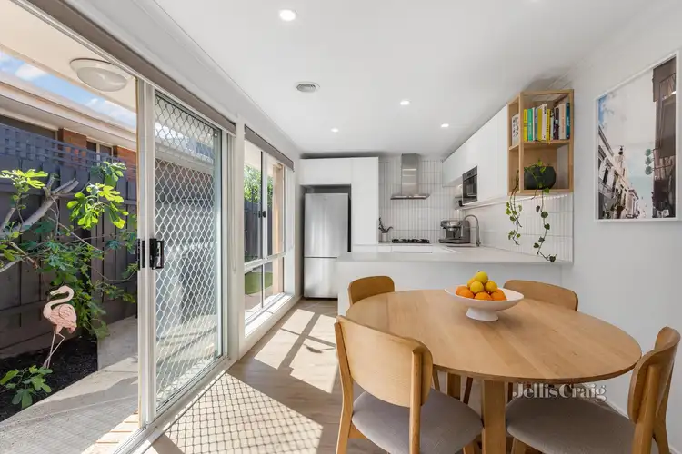 Main view of Homely unit listing, 2/35 Elizabeth Street, Bentleigh East VIC 3165