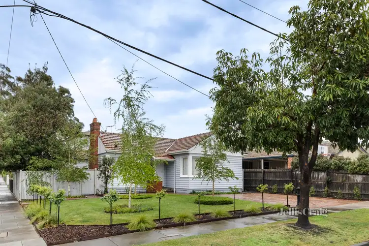 1/2 Simmonds Street, Hughesdale VIC 3166