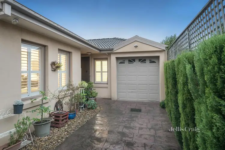 2/32 Mimosa Road, Carnegie VIC 3163