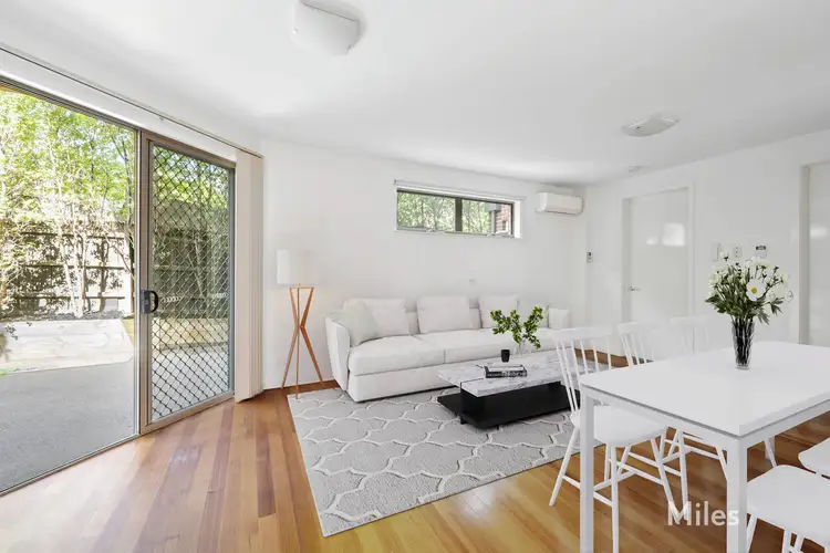 Main view of Homely unit listing, 2/9 James Street, Heidelberg Heights VIC 3081