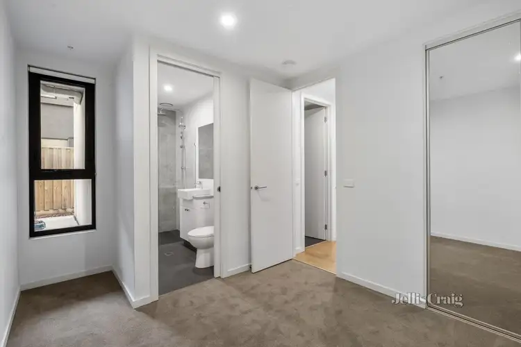 Sixth view of Homely apartment listing, 2/15 Bent Street, Bentleigh VIC 3204