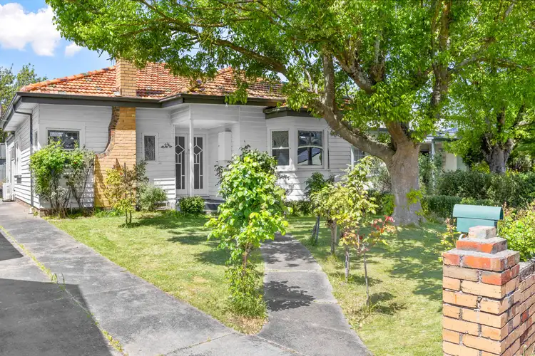 24 Little Clyde Street, Soldiers Hill VIC 3350