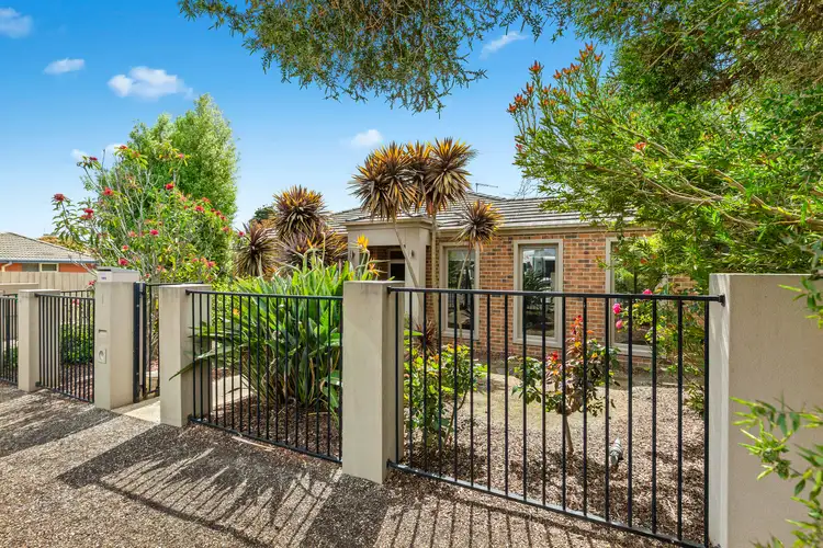 1/1 Kenaud Avenue, Mount Eliza VIC 3930