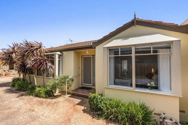 2/14 Barrington Street, Bentleigh East VIC 3165