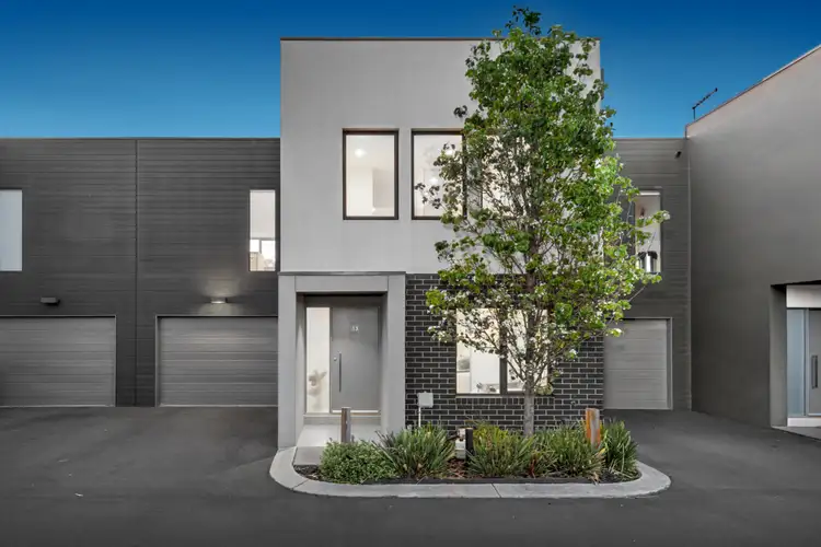 13/47 Waterhaven Boulevard, Point Cook VIC 3030