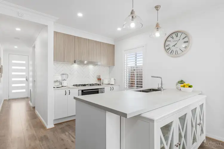 37 Reardon Crescent, St Leonards VIC 3223