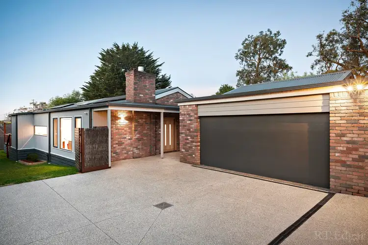 33 Mountain View Road, Mount Eliza VIC 3930