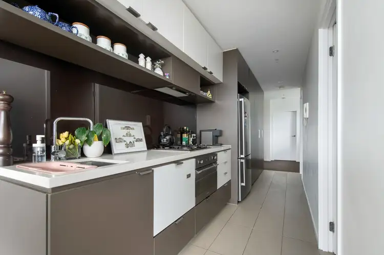 Third view of Homely apartment listing, 32/523 Burwood Road, Hawthorn VIC 3122