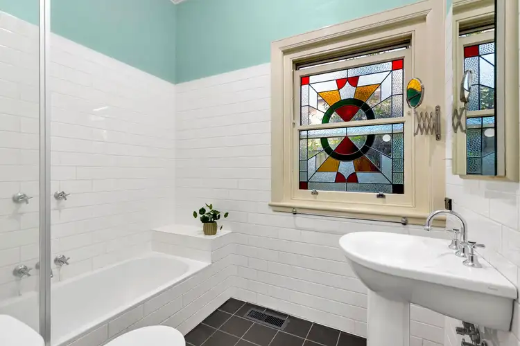 Sixth view of Homely house listing, 10 Wilbur Crescent, Hughesdale VIC 3166