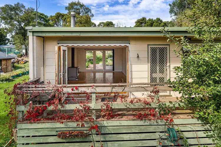 22 Timber Lane, Woodend VIC 3442