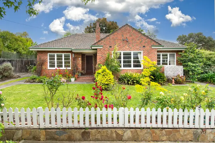 17 Violet Grove, Kew East VIC 3102