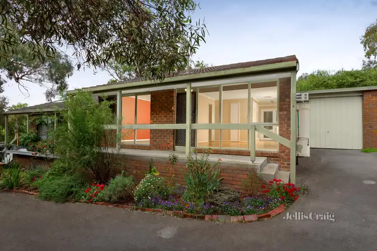 2/24 Luck Street, Eltham VIC 3095