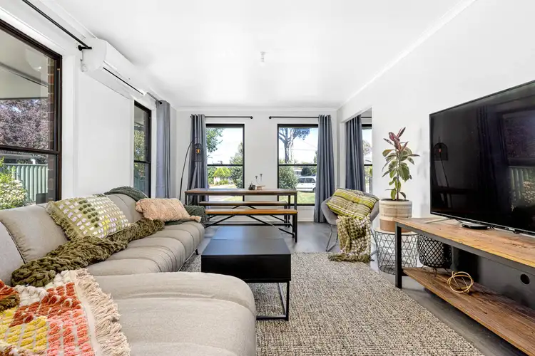 Second view of Homely house listing, 8 Naraglen Court, Sebastopol VIC 3356