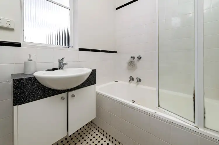 Sixth view of Homely apartment listing, 9/14 Oak Street, Hawthorn VIC 3122