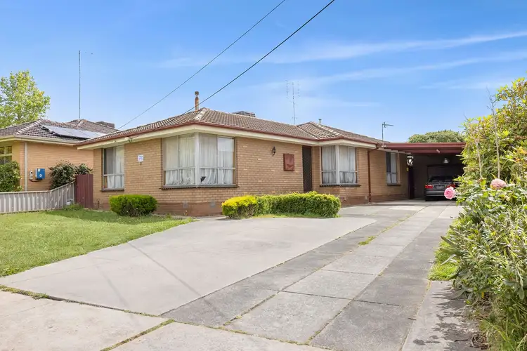 15 Montgomery Street, Wendouree VIC 3355