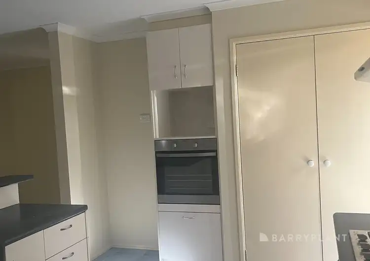 Fifth view of Homely house listing, 2 Amethyst Place, Werribee VIC 3030