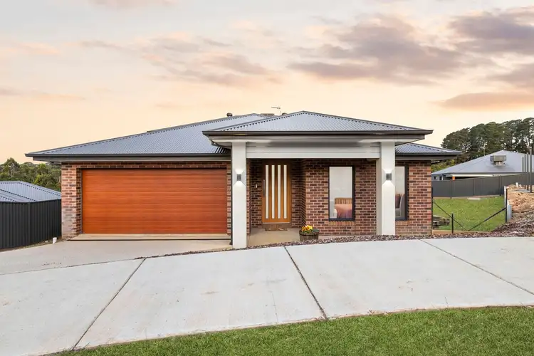 8 Ambience Place, Brown Hill VIC 3350