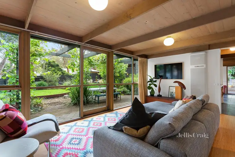 22 Glenister Drive, Eltham VIC 3095