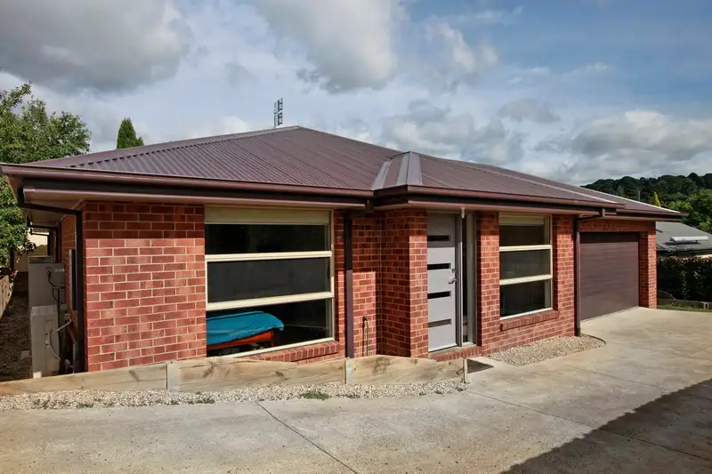 Main view of Homely unit listing, 21B Buckland Street, Woodend VIC 3442