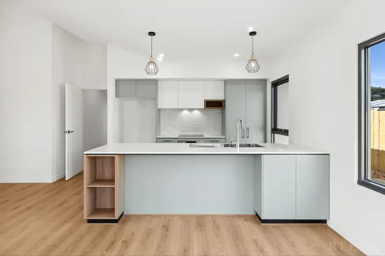 2/42 Bellarine Highway, Queenscliff VIC 3225