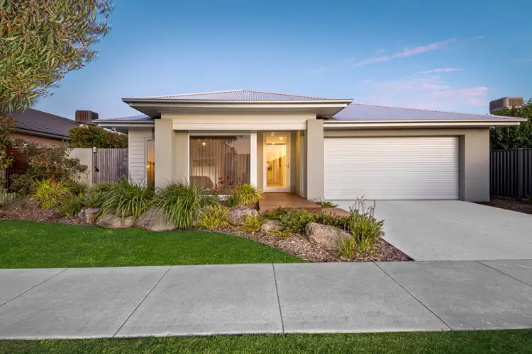 16 Eleanor Drive, Lucas VIC 3350