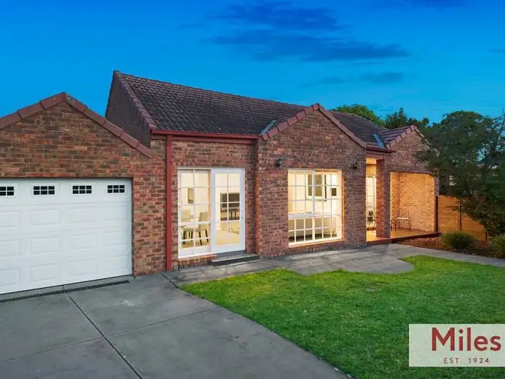 Main view of Homely unit listing, 1/19 Dudley Street, Ivanhoe VIC 3079