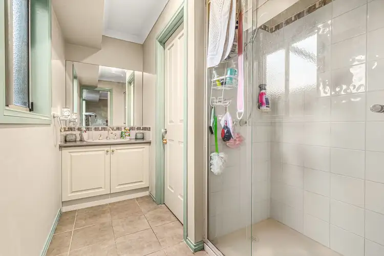 Fifth view of Homely house listing, 5 Renlik Court, Pakenham VIC 3810