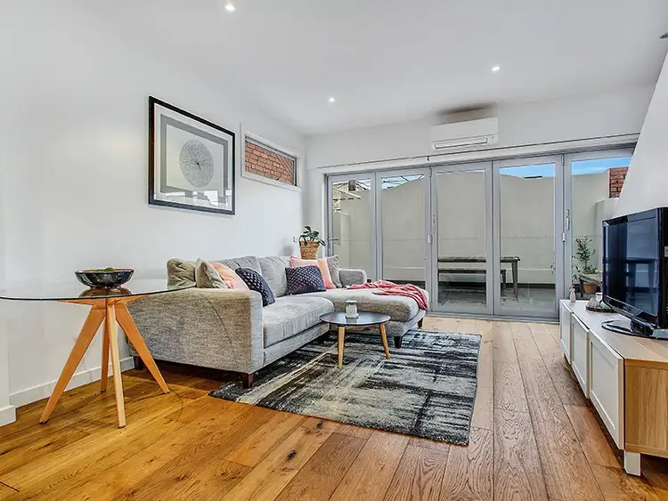 16 Holmes Road