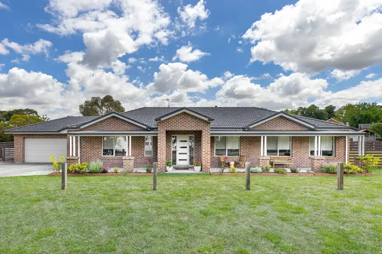 25 Oneil Street, Learmonth VIC 3352