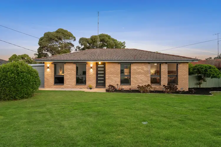 7 Regency Drive, Mount Clear VIC 3350