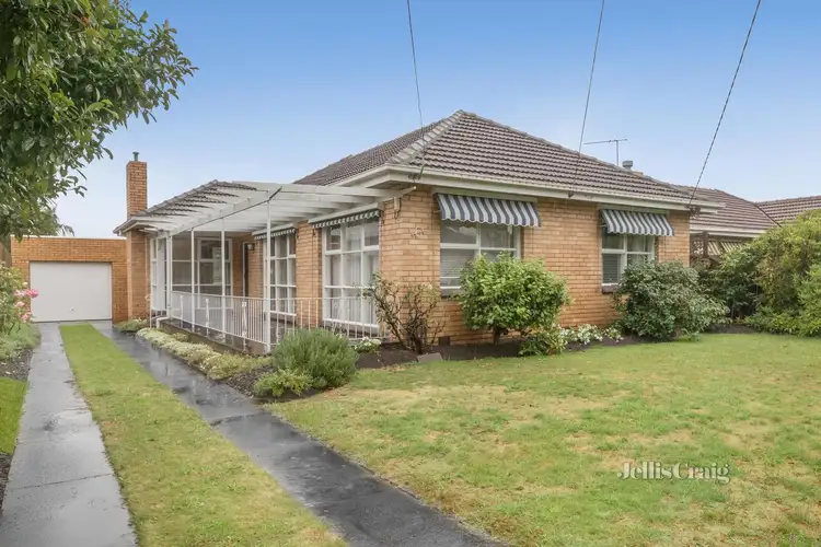 6 Wards Grove, Bentleigh East VIC 3165