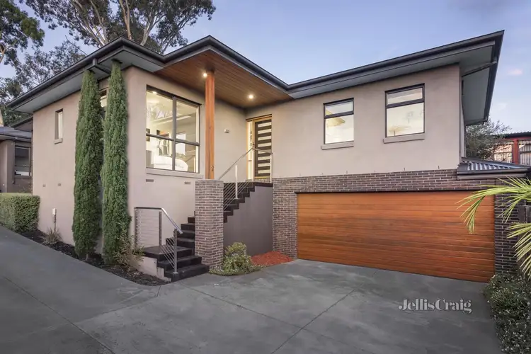 2/11 Walsh Street, Eltham VIC 3095