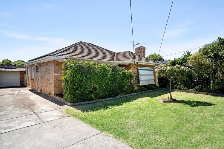 18 Military Road, Avondale Heights VIC 3034