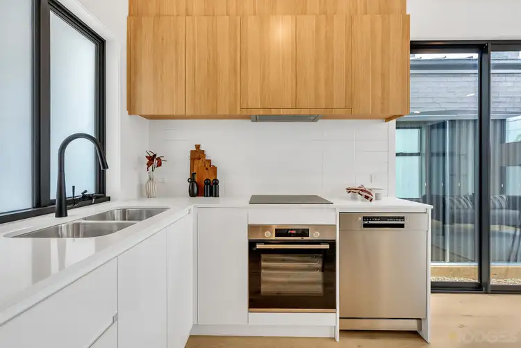 Fifth view of Homely townhouse listing, 2/1023 Nepean Highway, Moorabbin VIC 3189