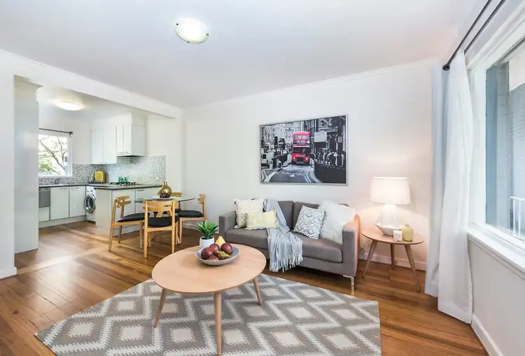 Main view of Homely apartment listing, 2/21 Glen Street, Hawthorn VIC 3122