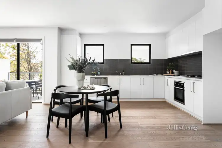 Fourth view of Homely unit listing, 2/5 Curzon Street, Ivanhoe VIC 3079