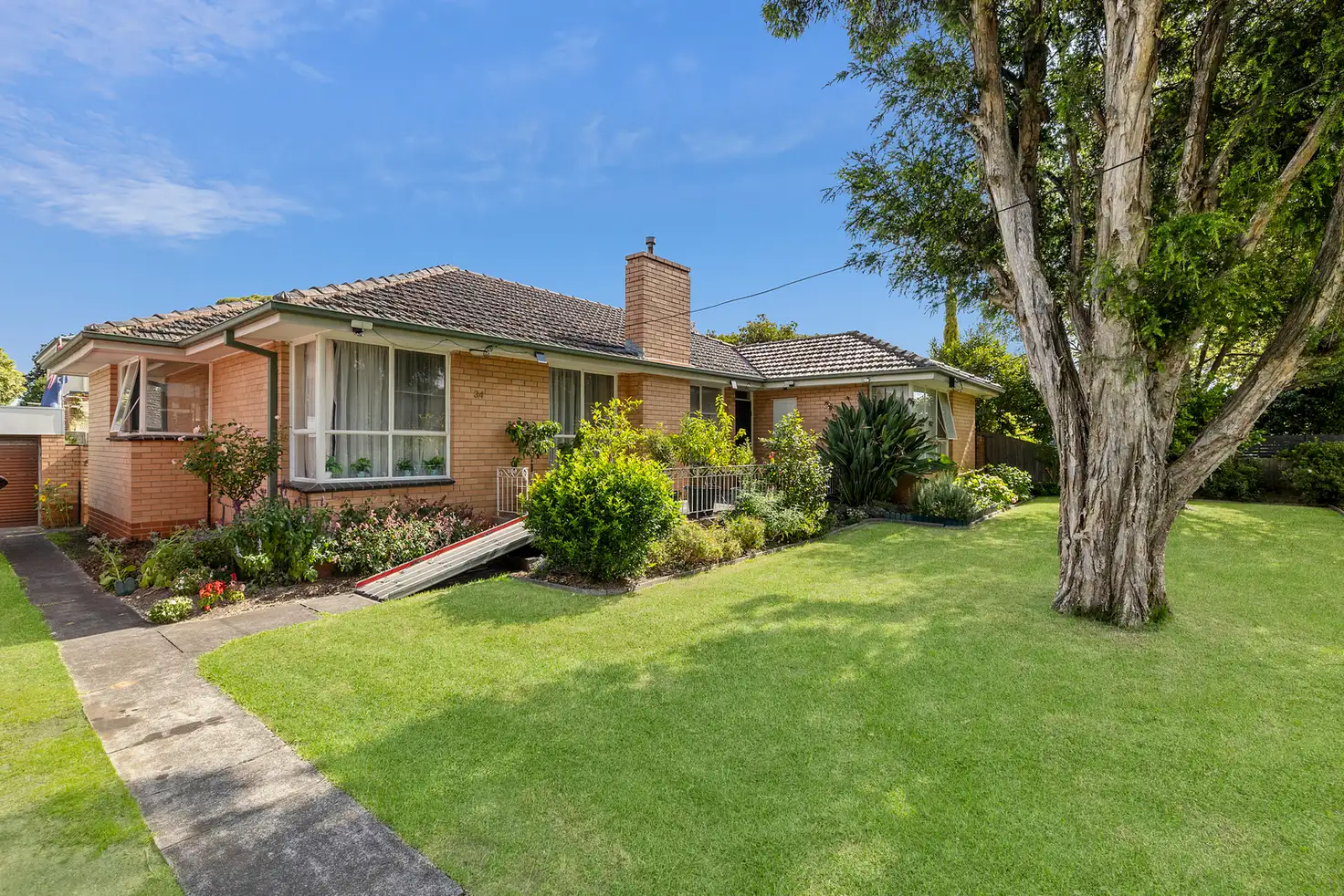Main view of Homely house listing, 34 Oakern Street, Mount Waverley VIC 3149