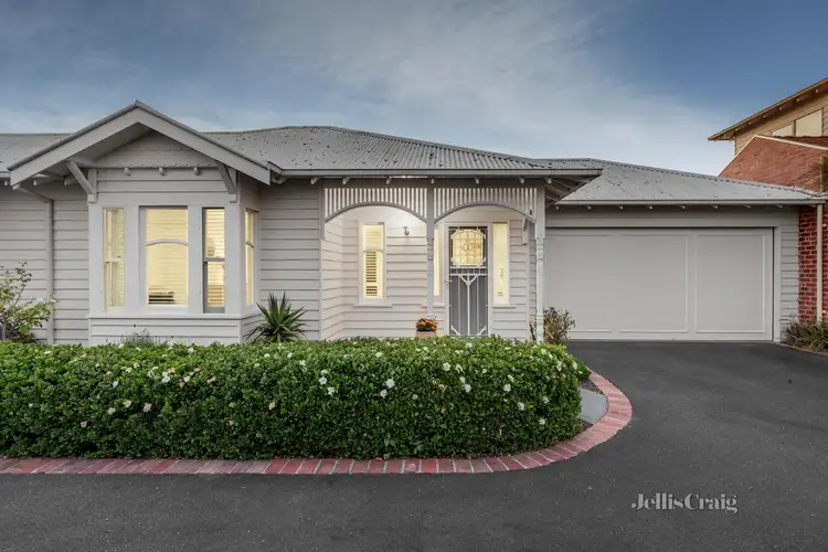 2/8 Collins Street, Mentone VIC 3194
